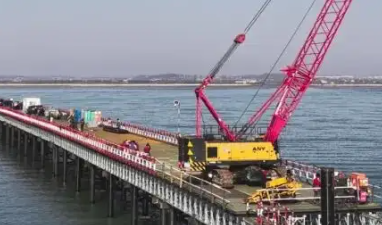 大連長海大橋項目施工中手拉葫蘆拉緊固定設備
